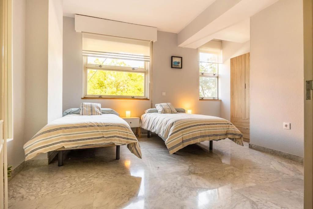 Apartamento Ronda De Triana 45 Sevilla Bagian luar foto