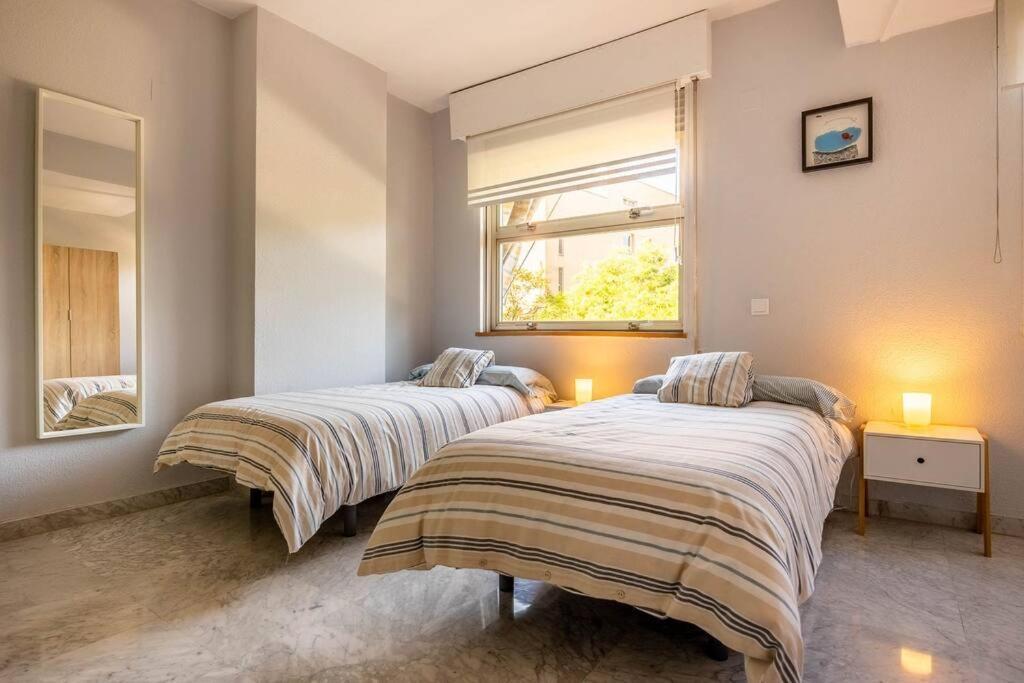 Apartamento Ronda De Triana 45 Sevilla Bagian luar foto