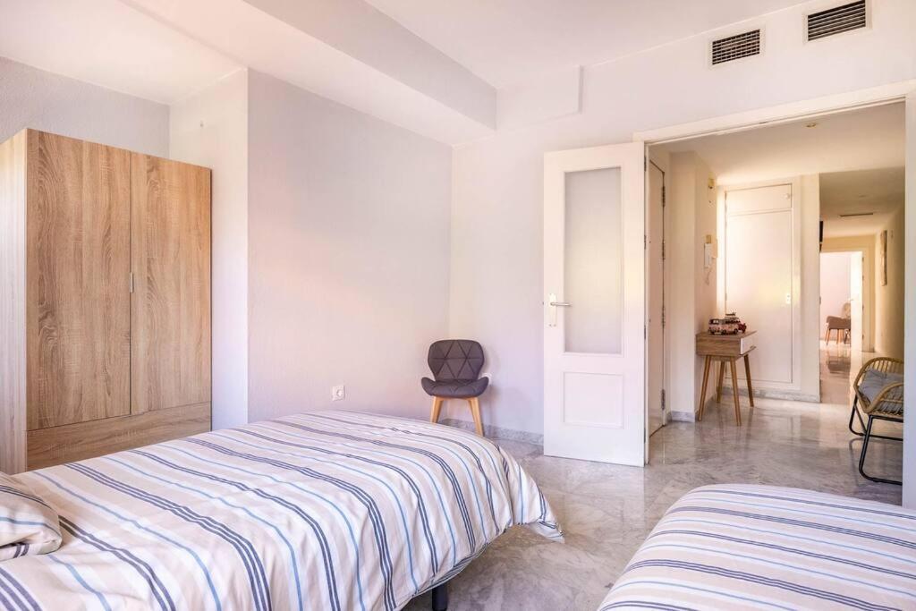 Apartamento Ronda De Triana 45 Sevilla Bagian luar foto