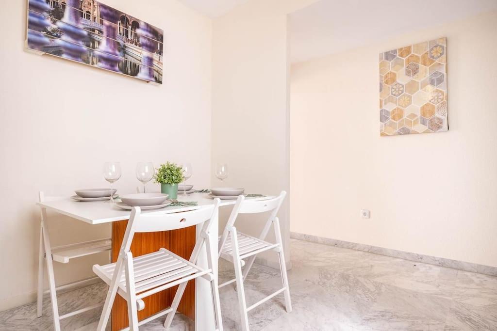 Apartamento Ronda De Triana 45 Sevilla Bagian luar foto