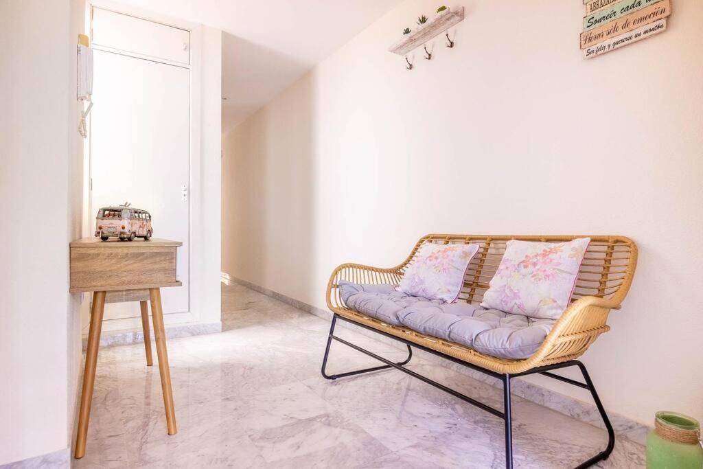 Apartamento Ronda De Triana 45 Sevilla Bagian luar foto